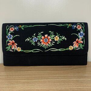 Vintage Floral Embroidered Black Clutch